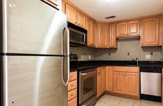 2449 Massachusetts Ave, Unit #401 in Cambridge, MA - Building Photo - Building Photo