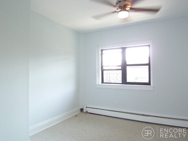18 Medfield St, Unit 3 in Boston, MA - Building Photo - Building Photo