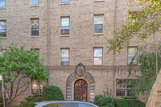 The Towers in Jackson Heights, NY - Building Photo - Building Photo