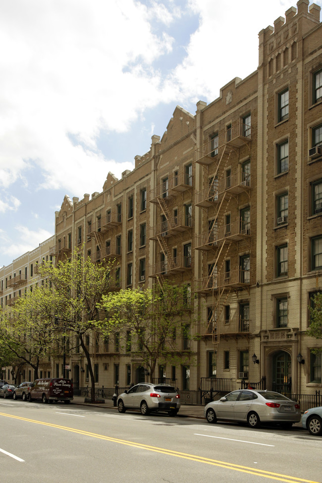 524 E 79th St in New York, NY - Foto de edificio - Building Photo