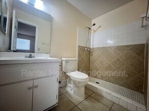 343 E Rosewood Ln in Tavares, FL - Building Photo - Building Photo
