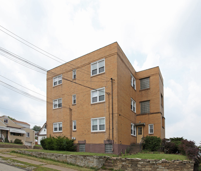 716 Edmundson St in Port Vue, PA - Building Photo - Building Photo
