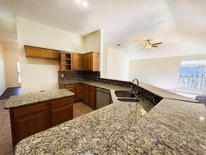 1020 Bonanza Dr in Arlington, TX - Building Photo - Building Photo