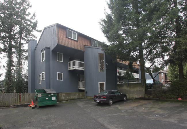 ISLE OF THE SKYE in Burien, WA - Foto de edificio - Building Photo