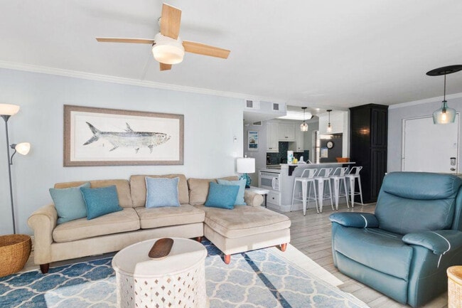 511 E Beach Blvd