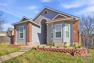 2104 Cervin Blvd in Austin, TX - Building Photo