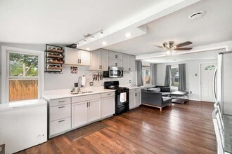 2303 Sweetbriar Ave in Crest Hill, IL - Building Photo - Building Photo