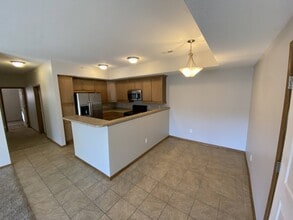 2000 Meadow Ct in Des Moines, IA - Building Photo - Building Photo