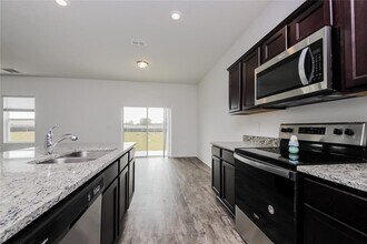 126 Hidden Lk Lp in Haines City, FL - Building Photo - Building Photo