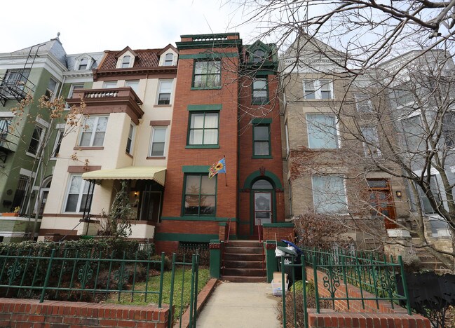 3114 13th St NW in Washington, DC - Foto de edificio - Building Photo