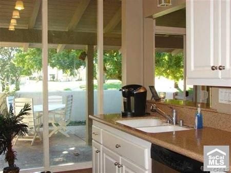 2100 Fuentes in Newport Beach, CA - Building Photo - Building Photo