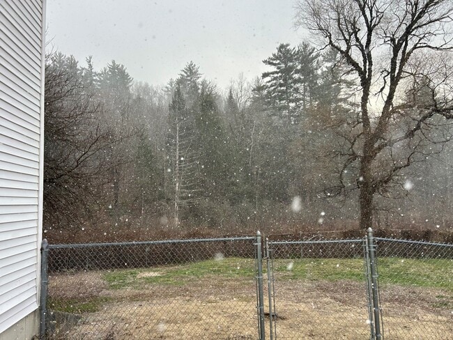 392 Back Ashuelot Rd in Winchester, NH - Foto de edificio - Building Photo