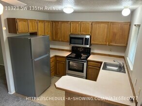 11323 SW 135th Ave-Unit -4 in Tigard, OR - Building Photo - Building Photo