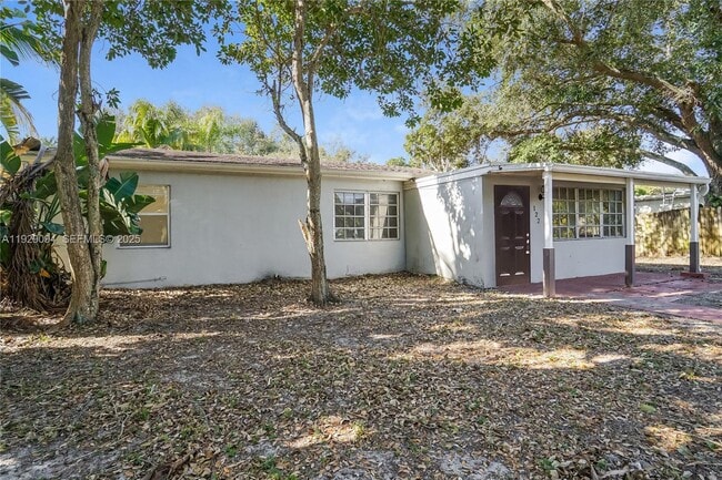 122 Allen Rd in West Park, FL - Building Photo - Building Photo