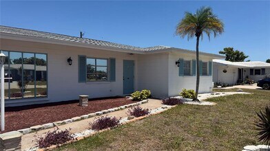 339 Pine Tree Rd in Venice, FL - Building Photo - Building Photo
