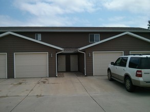 Five Sons Apartments in North Sioux City, SD - Building Photo - Building Photo