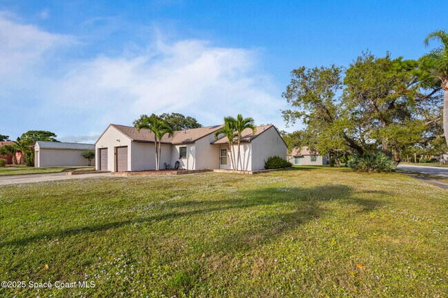 1666 Owl Ln in Melbourne, FL - Building Photo - Building Photo