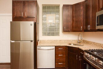 2031 W Moffat St in Chicago, IL - Building Photo - Building Photo