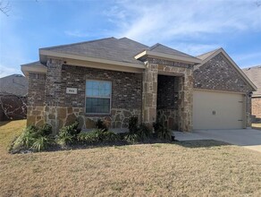 341 War Emblem Ln in Waxahachie, TX - Building Photo - Building Photo