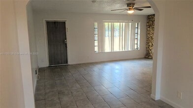 1910 NW 195th St in Miami Gardens, FL - Building Photo - Building Photo