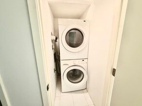 2750 Holly Hall St, Unit 504 in Houston, TX - Building Photo - Building Photo