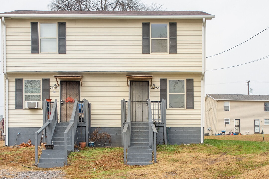 2428 Woodale Ln in Nashville, TN - Building Photo