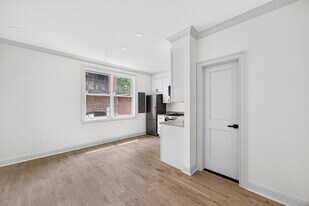 311 East Capitol St SE, Unit #5 in Washington, DC - Building Photo