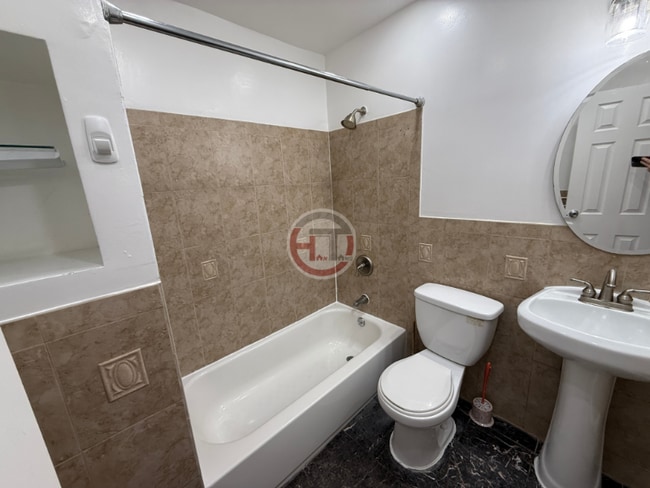 622 Logan Ave in Bronx, NY - Building Photo - Building Photo