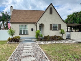 333 S 1st Ave in Covina, CA - Building Photo