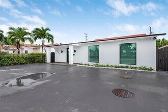 10370 SW 24th St in Miami, FL - Building Photo - Building Photo