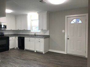 5313 Chennault Rd in Houston, TX - Building Photo - Building Photo