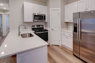 2118 Sherwood Ave in Holland, MI - Building Photo - Building Photo