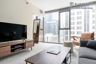 210 N Wells St, Unit SI FL16-ID251 in Chicago, IL - Building Photo - Building Photo