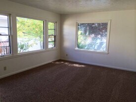 800 W 1st St in Cheney, WA - Building Photo