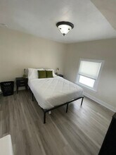 105 Maple Ct, Unit upper in Buchanan, MI - Building Photo - Building Photo