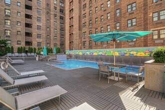 225 S 18th St, Unit 1016 in Philadelphia, PA - Foto de edificio - Building Photo