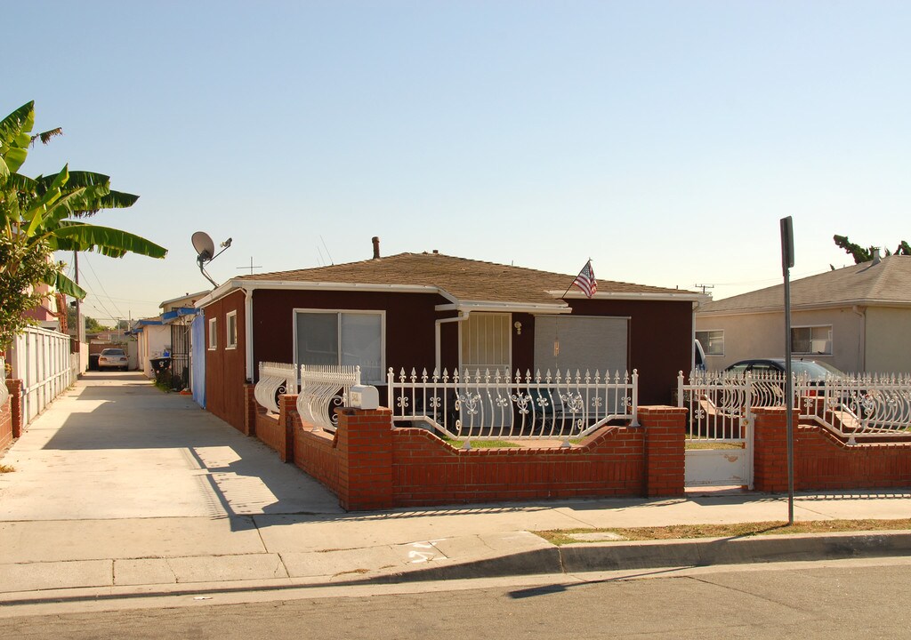 15420 Firmona Ave in Lawndale, CA - Building Photo