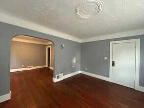 16930 Santa Rosa Dr in Detroit, MI - Building Photo - Building Photo