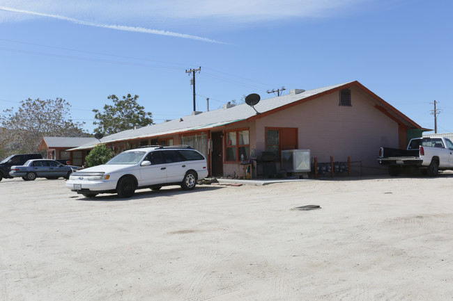 7280 Apache Trl in Yucca Valley, CA - Building Photo - Building Photo