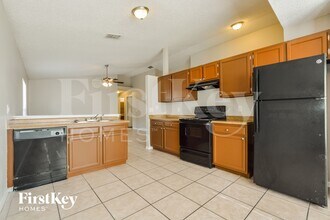 7571 Groveoak Dr in Orlando, FL - Foto de edificio - Building Photo