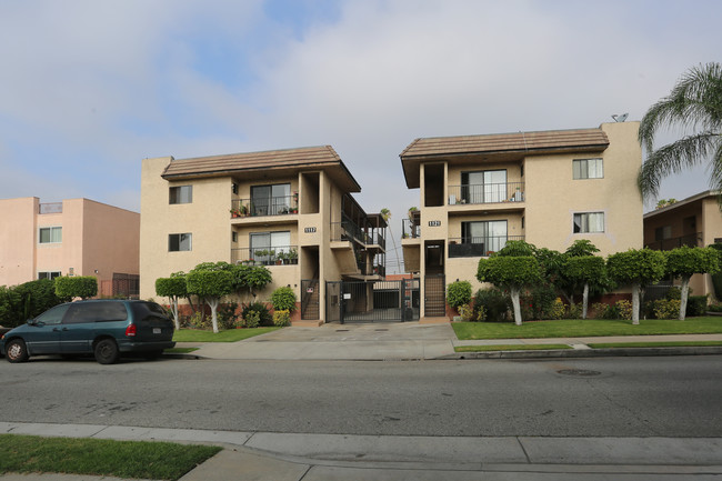 1121 N Maryland Ave in Glendale, CA - Foto de edificio - Building Photo