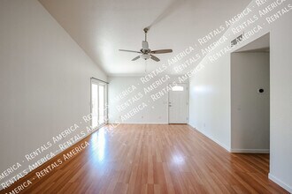 568 E Sherri Dr in Gilbert, AZ - Building Photo - Building Photo