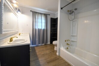 278 W Robert E Lee Blvd in New Orleans, LA - Building Photo - Building Photo