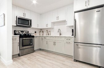 2162 NW 18th Terrace in Miami, FL - Building Photo - Building Photo