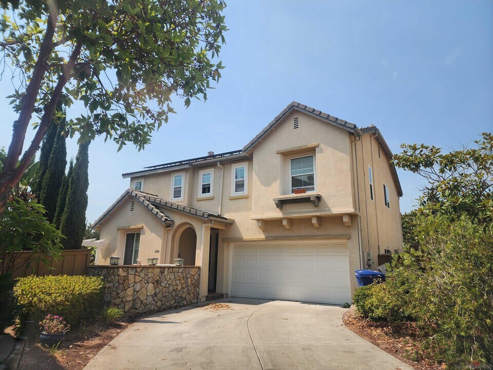 4106 Walnut Ridge in San Diego, CA - Building Photo