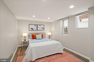 1629 Irving St NW, Unit B in Washington, DC - Building Photo - Building Photo