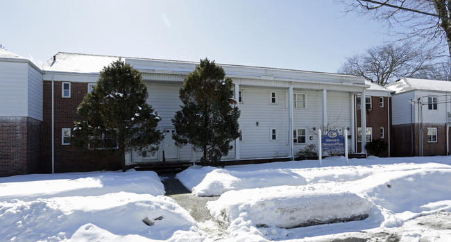 CCA Lafayette Park in Elmwood Park, NJ - Foto de edificio - Building Photo