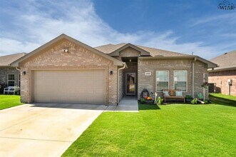 2333 Tinker Trl in Wichita Falls, TX - Building Photo - Building Photo