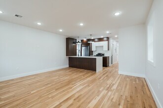 90 Hollywood Ave, Unit 2 in East Orange, NJ - Building Photo - Building Photo