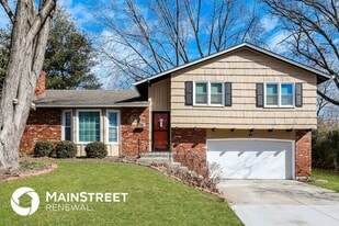 9311 Hayes Dr in Overland Park, KS - Building Photo